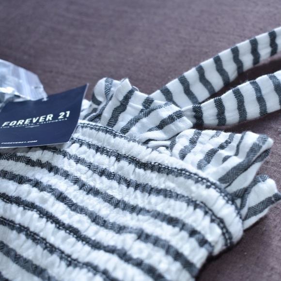 FOREVER 21 SMOCKED TOP - Picture 4 of 6